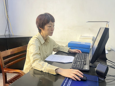 办公室整理全国文明档案1.jpg